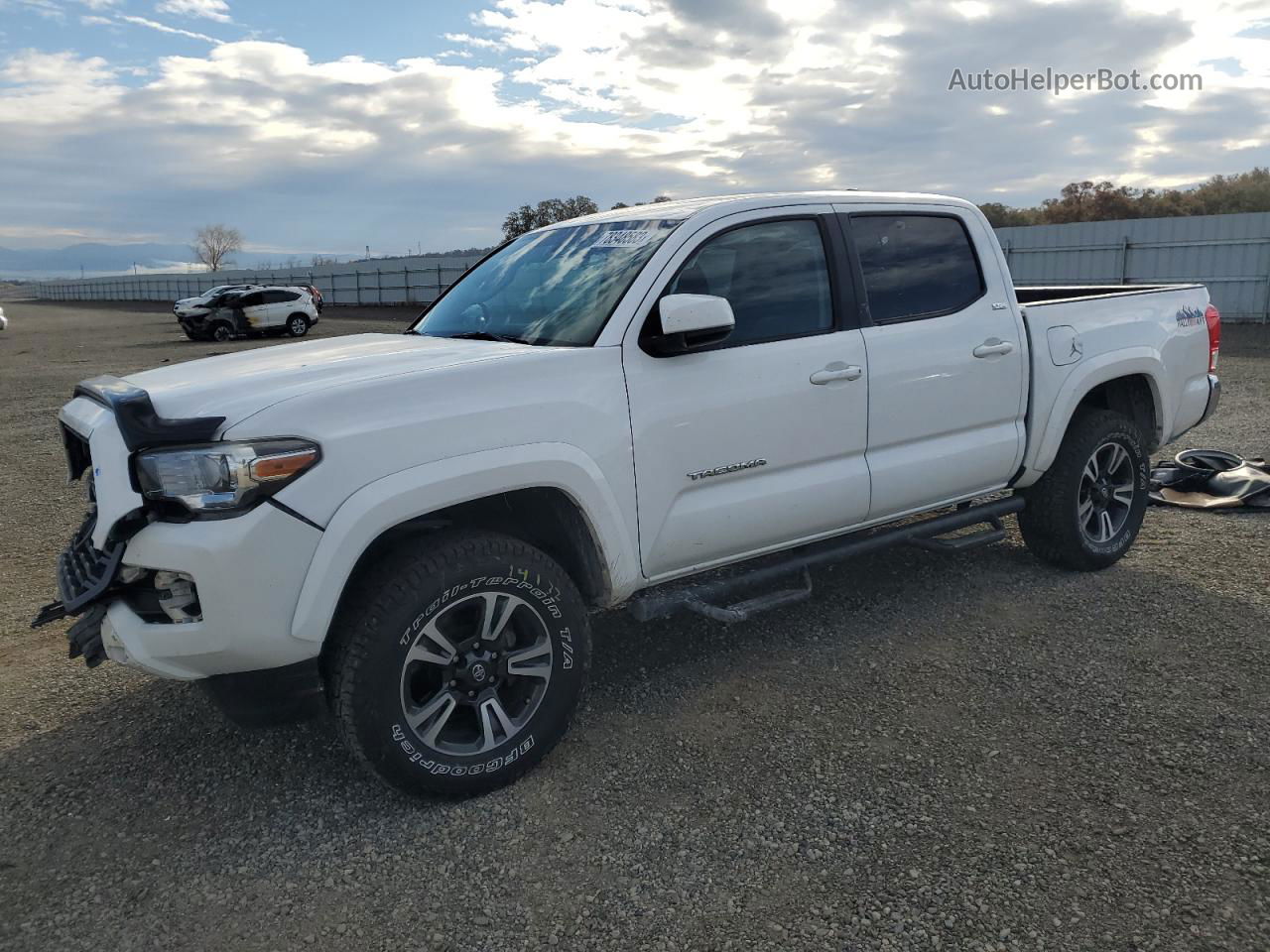 2017 Toyota Tacoma Double Cab Белый vin: 5TFAX5GN0HX096049