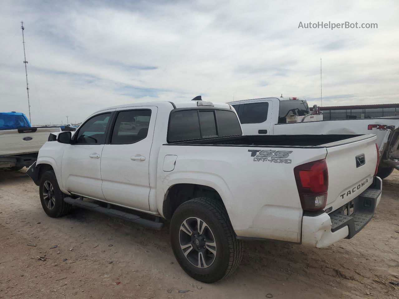 2019 Toyota Tacoma Double Cab White vin: 5TFAX5GN0KX140977