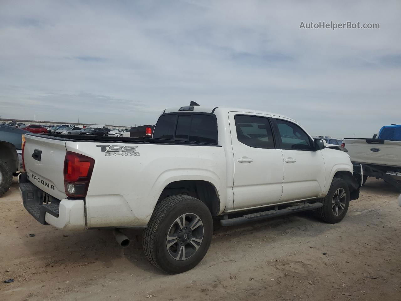 2019 Toyota Tacoma Double Cab White vin: 5TFAX5GN0KX140977