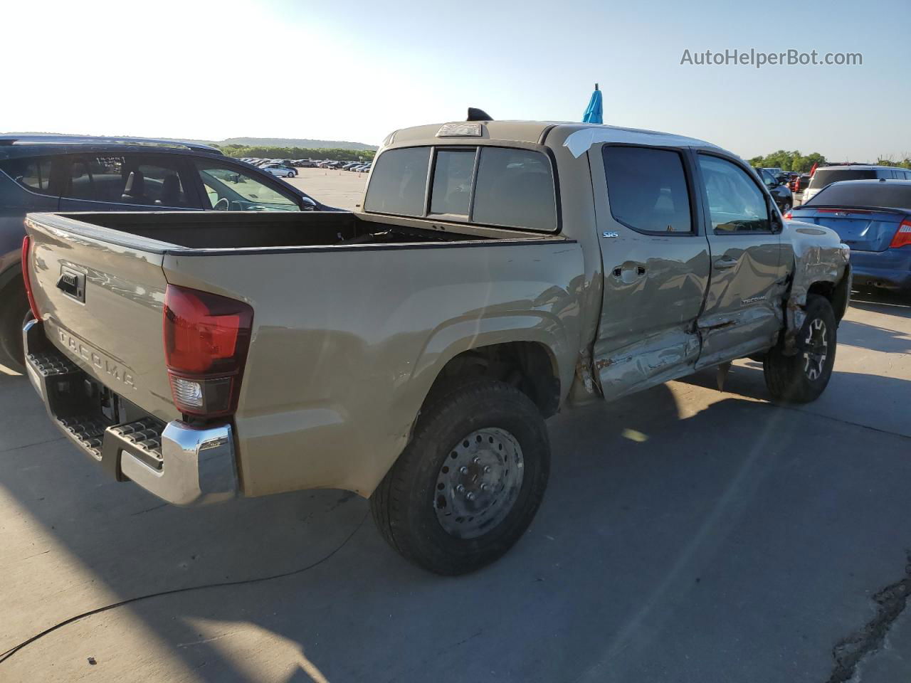 2020 Toyota Tacoma Double Cab Желто-коричневый vin: 5TFAX5GN5LX179324