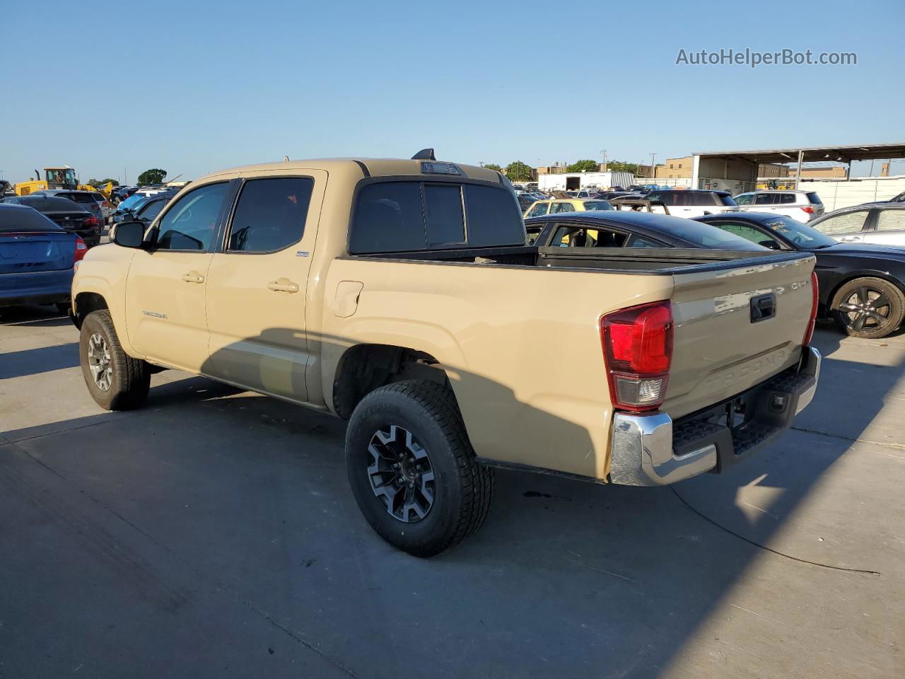 2020 Toyota Tacoma Double Cab Tan vin: 5TFAX5GN5LX179324