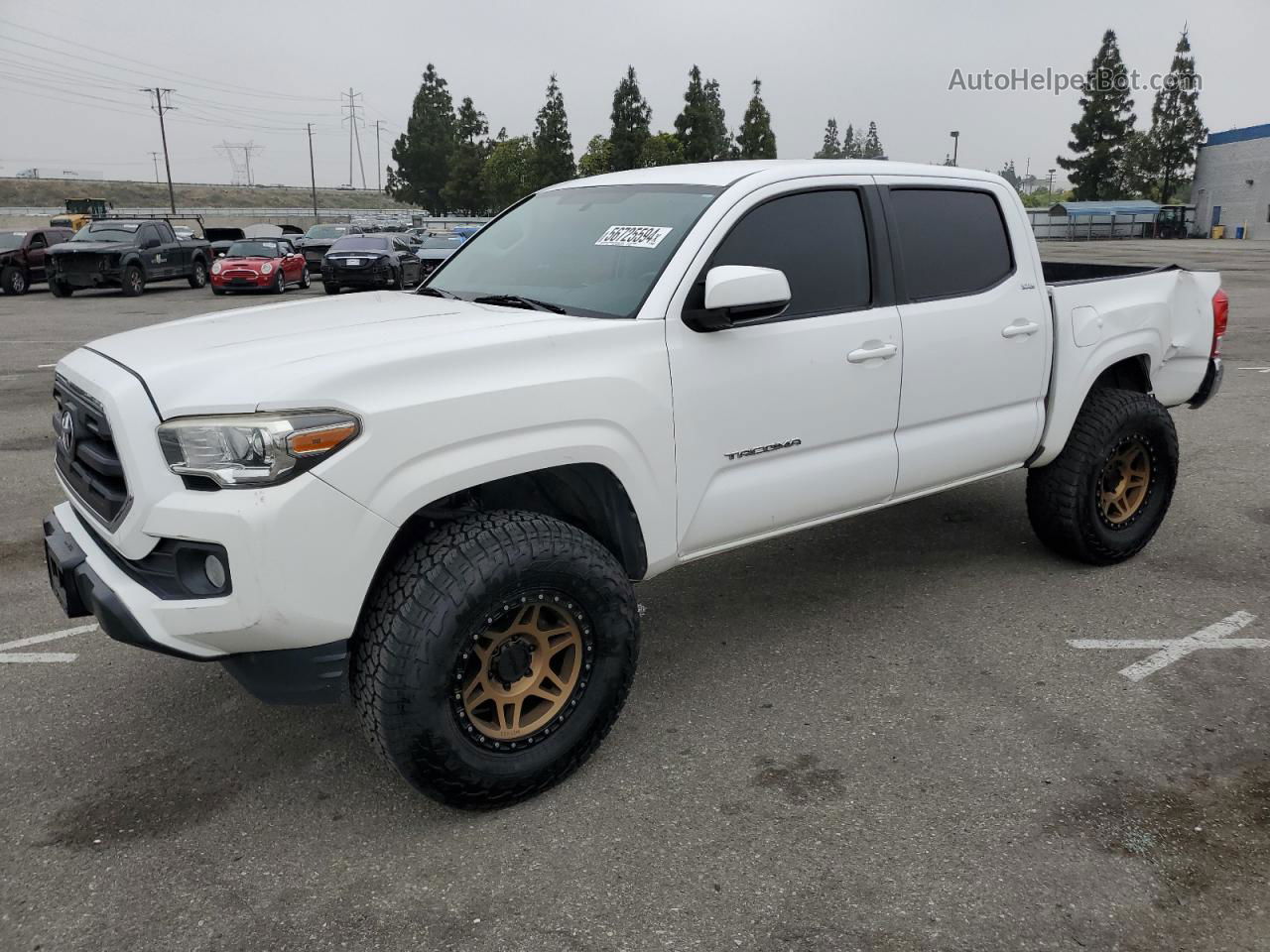 2017 Toyota Tacoma Double Cab White vin: 5TFAX5GN6HX088098