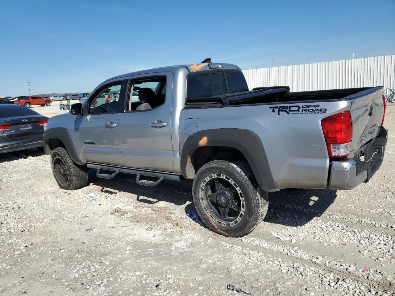 2017 Toyota Tacoma Double Cab Серый vin: 5TFAX5GN6HX097352