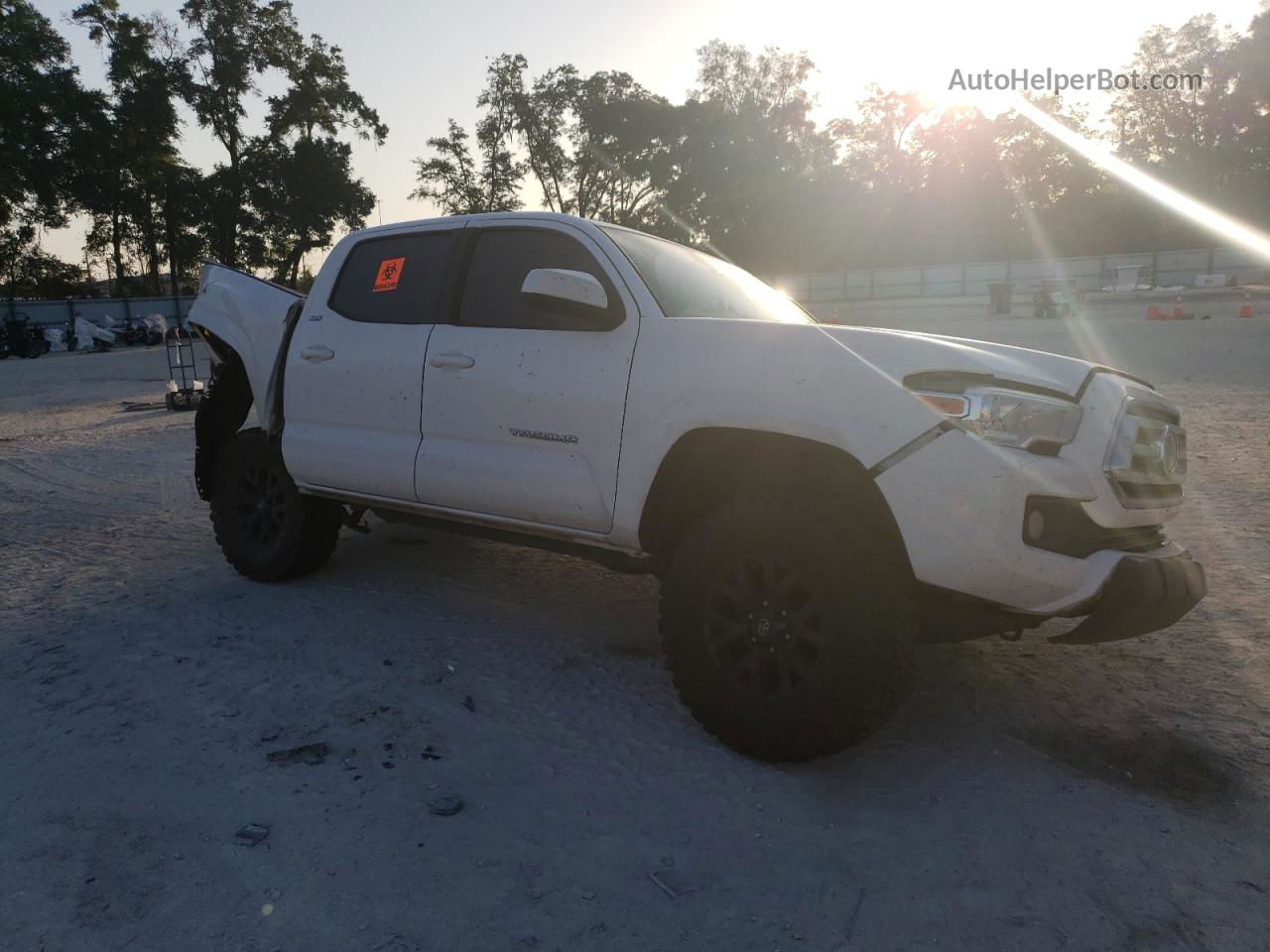 2020 Toyota Tacoma Double Cab White vin: 5TFAX5GN9LX179195