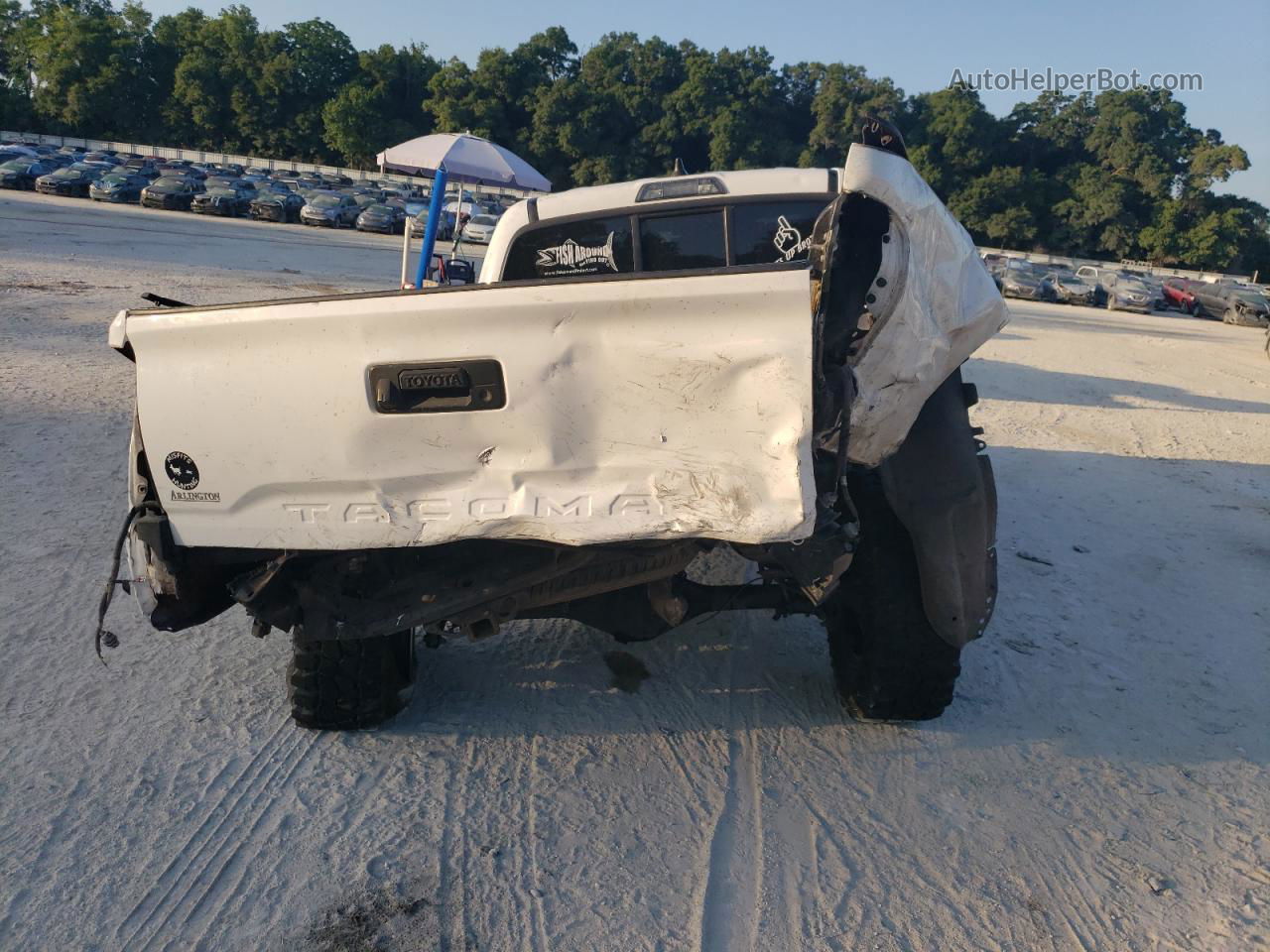 2020 Toyota Tacoma Double Cab White vin: 5TFAX5GN9LX179195