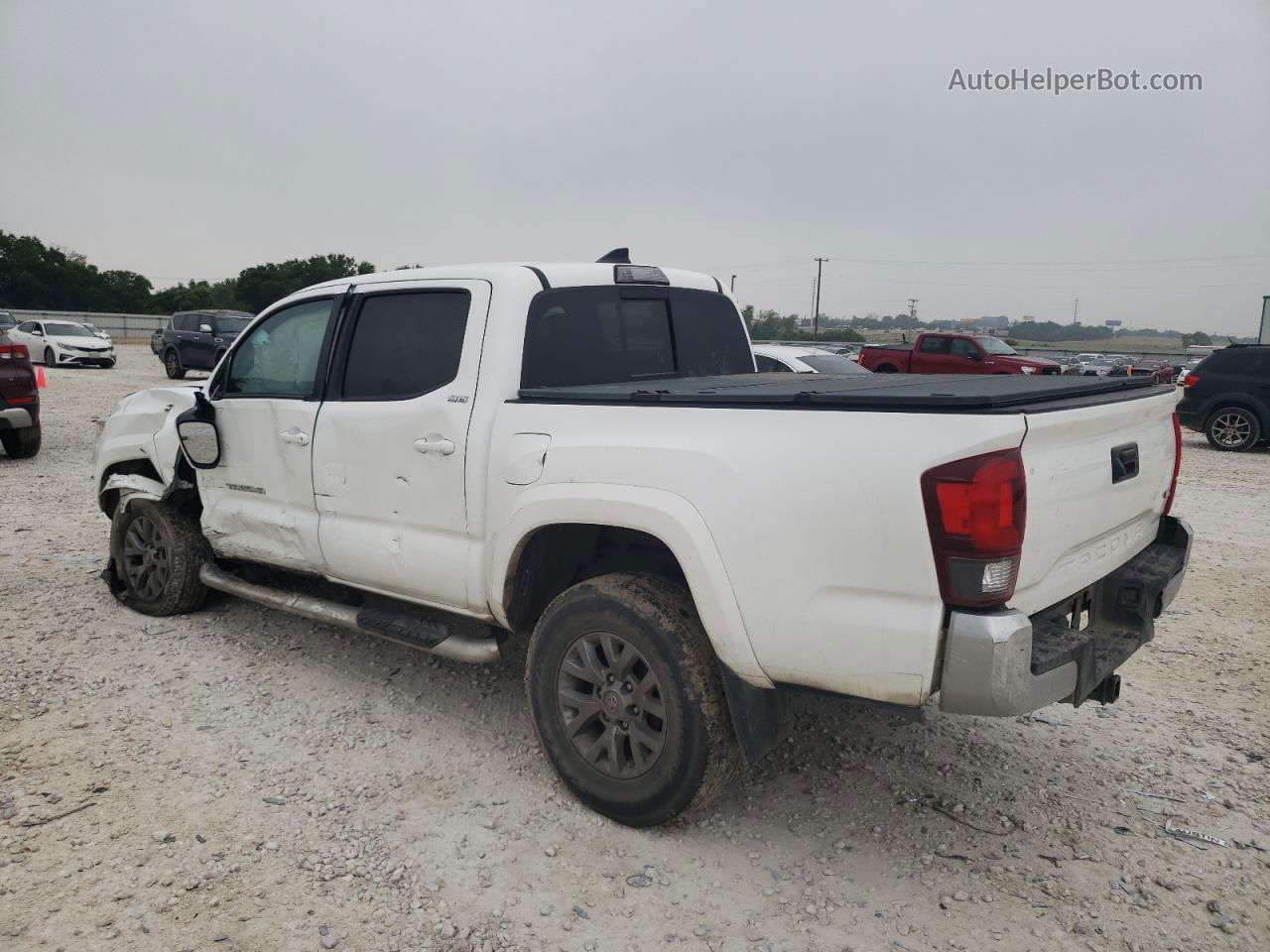 2019 Toyota Tacoma Double Cab White vin: 5TFAZ5CN0KX084376