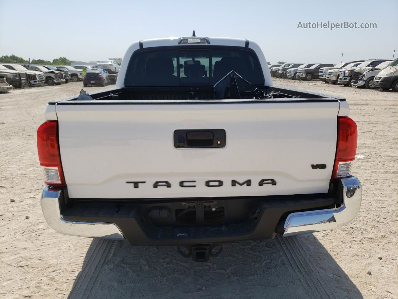 2017 Toyota Tacoma Double Cab White vin: 5TFAZ5CN1HX022235