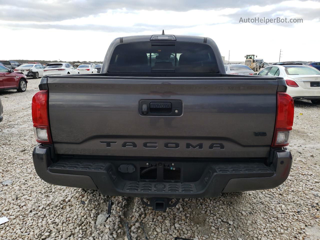 2019 Toyota Tacoma Double Cab Gray vin: 5TFAZ5CN1KX087352