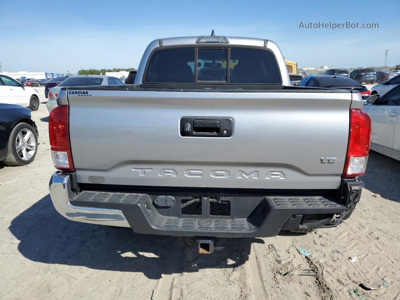 2017 Toyota Tacoma Double Cab Silver vin: 5TFAZ5CN2HX038363