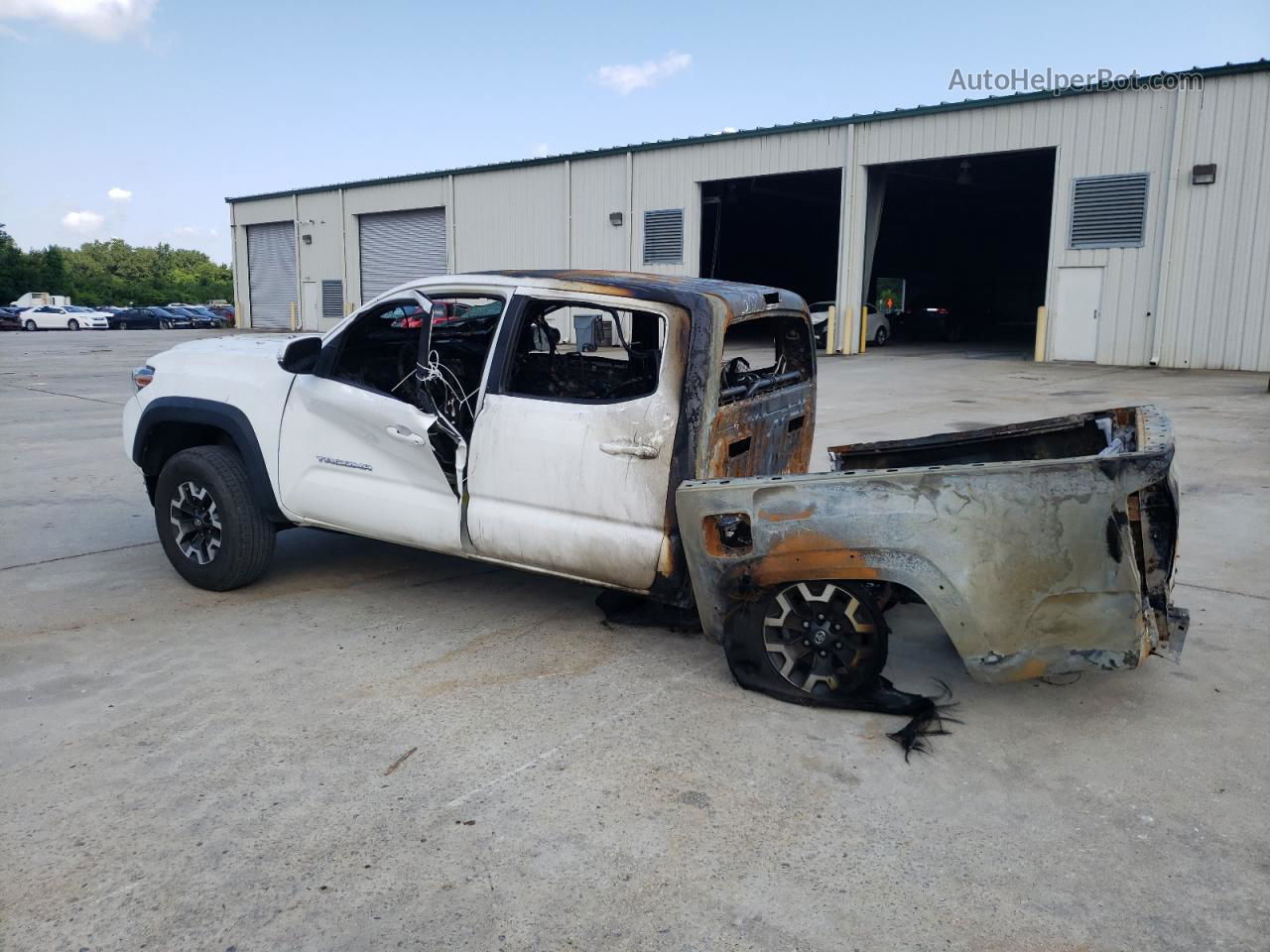 2017 Toyota Tacoma Double Cab White vin: 5TFAZ5CN3HX038744