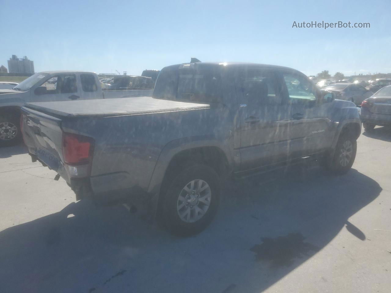 2019 Toyota Tacoma Double Cab Gray vin: 5TFAZ5CN3KX080628