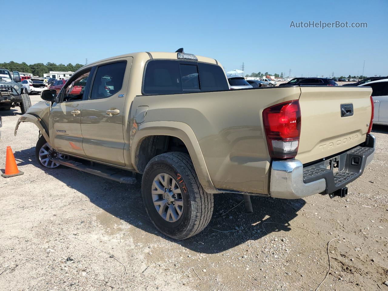 2019 Toyota Tacoma Double Cab Tan vin: 5TFAZ5CN4KX085000