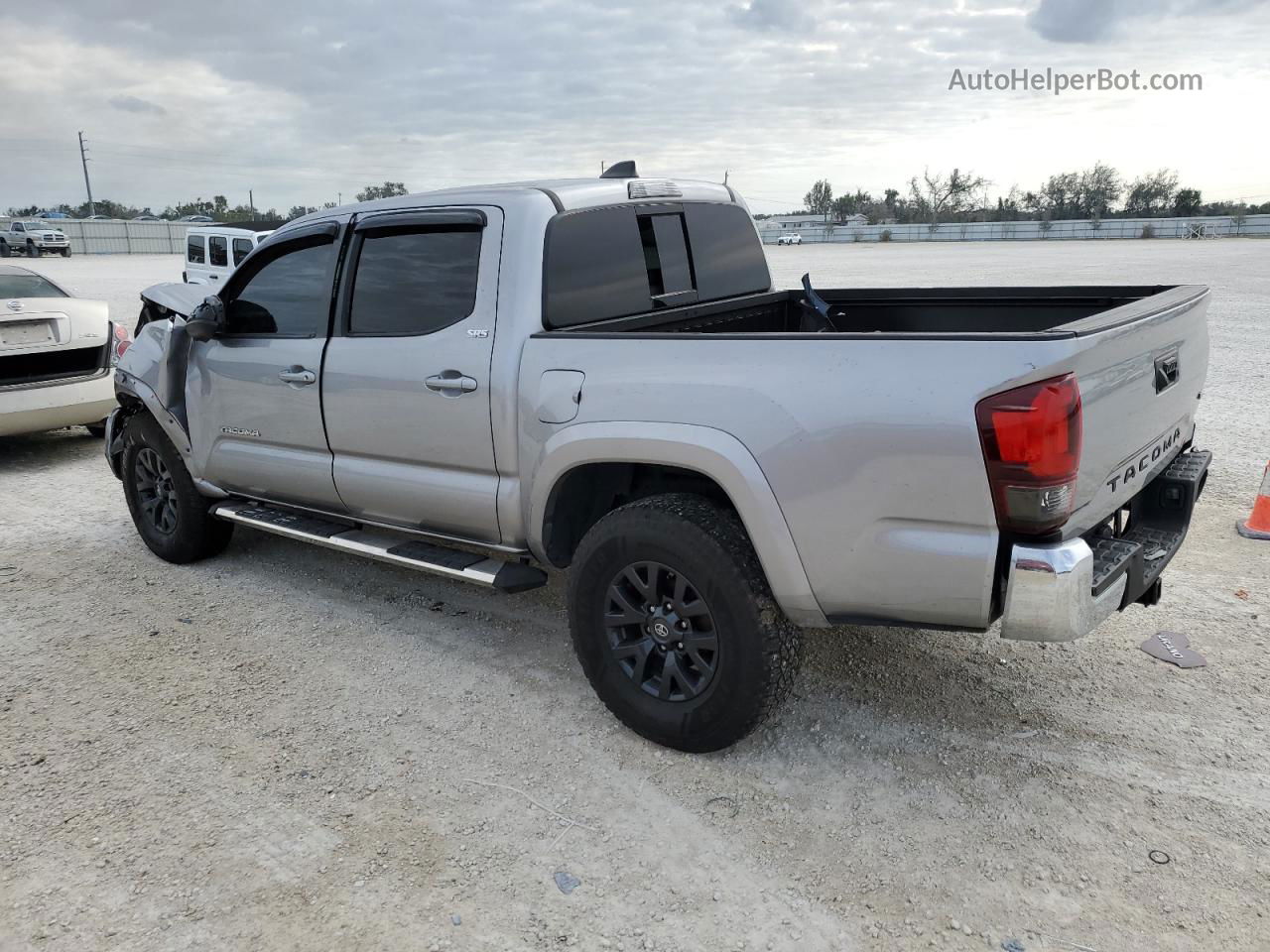 2020 Toyota Tacoma Double Cab Silver vin: 5TFAZ5CN5LX088652