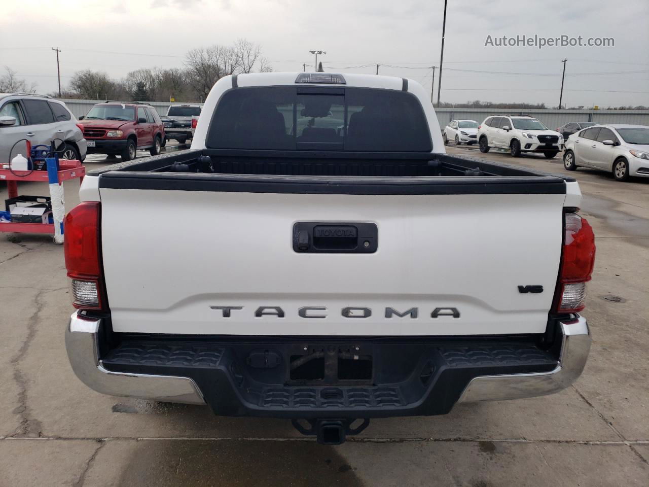 2019 Toyota Tacoma Double Cab White vin: 5TFAZ5CN6KX081062