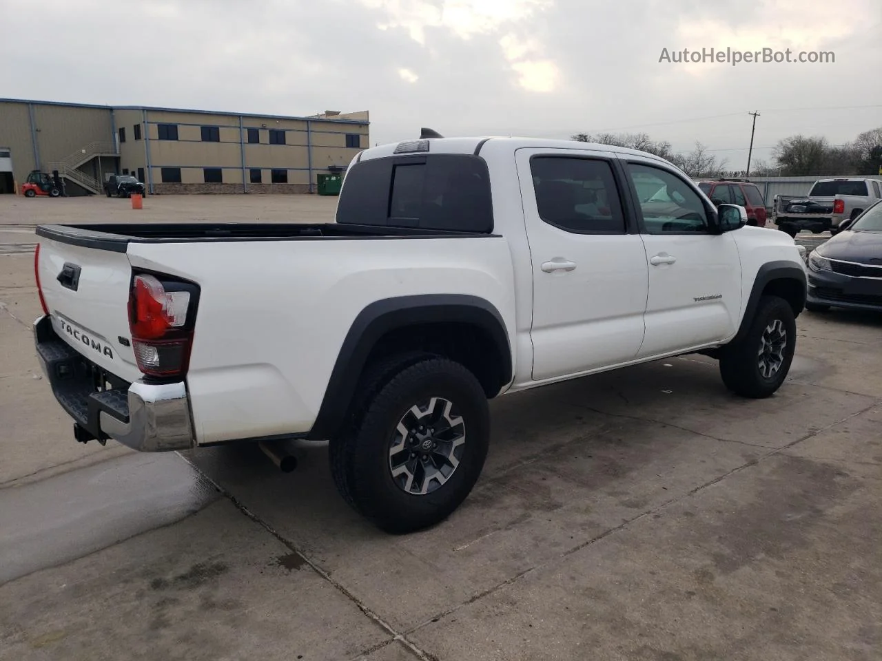 2019 Toyota Tacoma Double Cab White vin: 5TFAZ5CN6KX081062