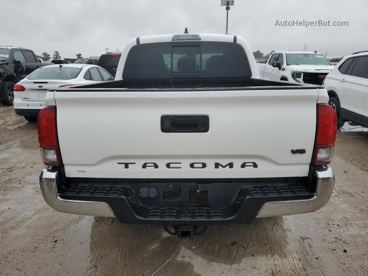 2021 Toyota Tacoma Double Cab White vin: 5TFAZ5CN8MX117482