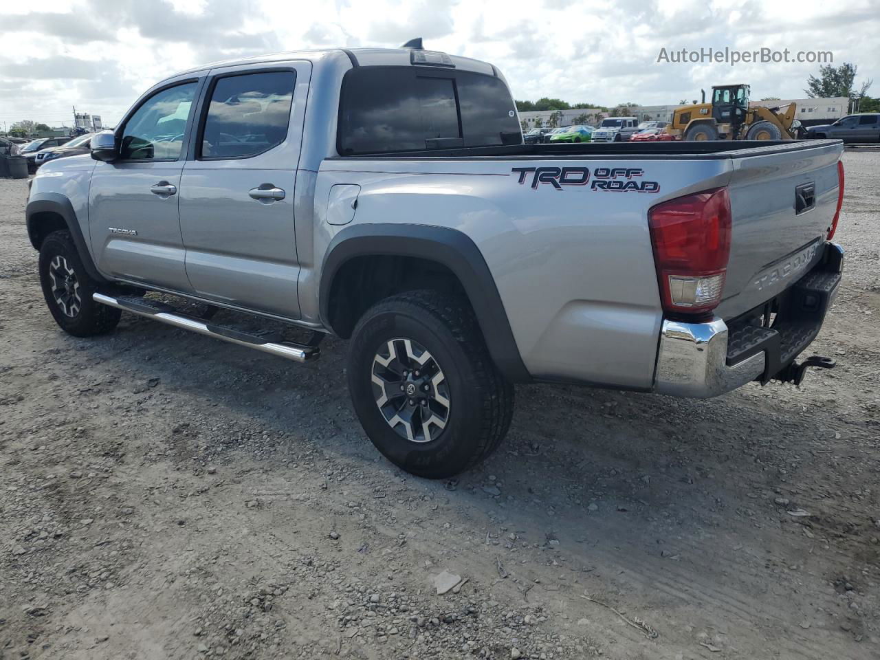 2017 Toyota Tacoma Double Cab Silver vin: 5TFAZ5CN9HX027408