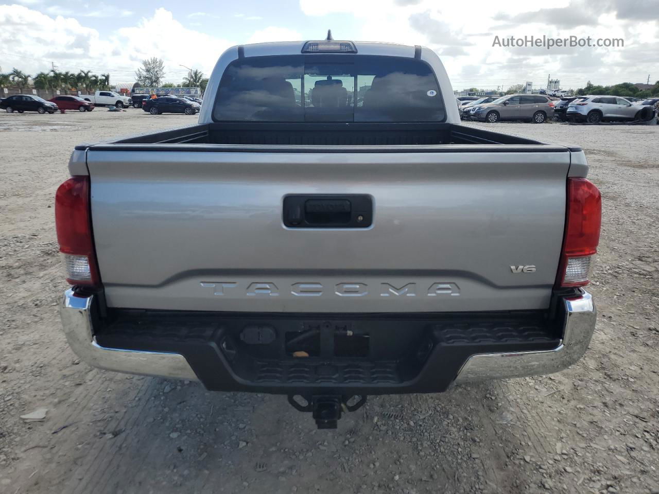 2017 Toyota Tacoma Double Cab Silver vin: 5TFAZ5CN9HX027408