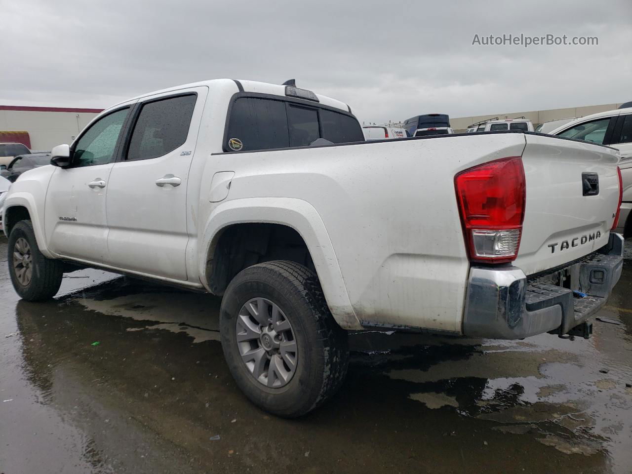 2017 Toyota Tacoma Double Cab White vin: 5TFAZ5CN9HX051143