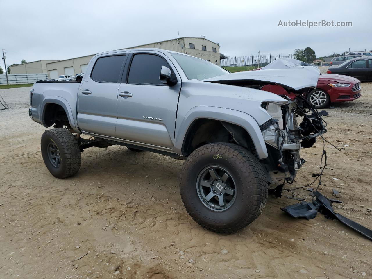 2017 Toyota Tacoma Double Cab Silver vin: 5TFAZ5CNXHX052477