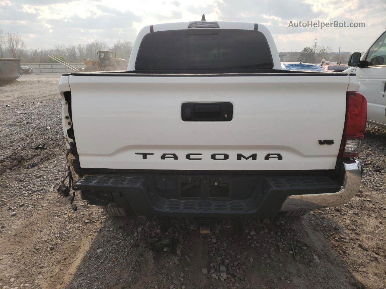 2021 Toyota Tacoma Double Cab White vin: 5TFAZ5CNXMX103065