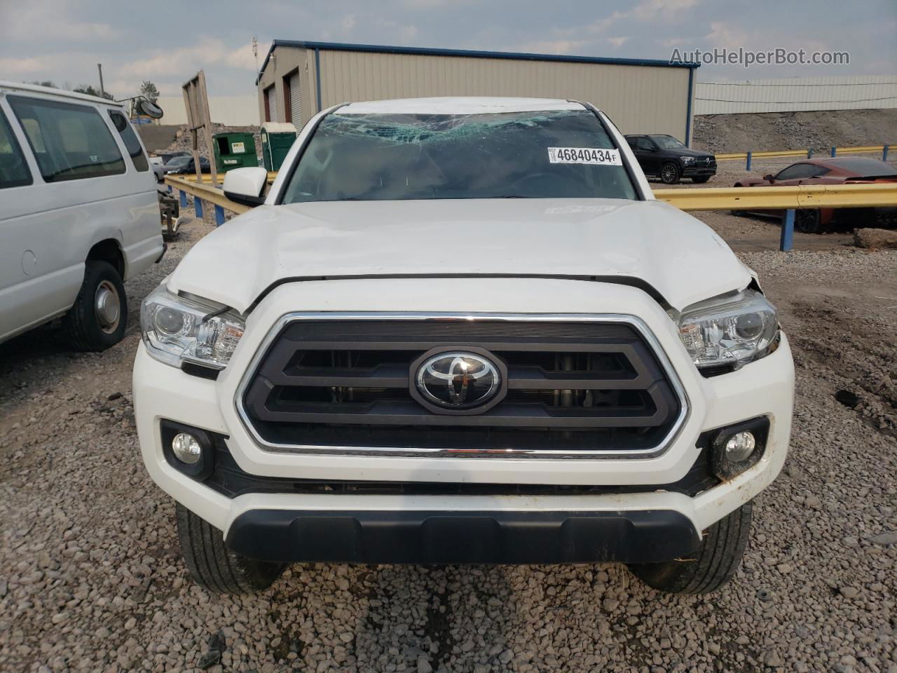 2021 Toyota Tacoma Double Cab White vin: 5TFAZ5CNXMX103065