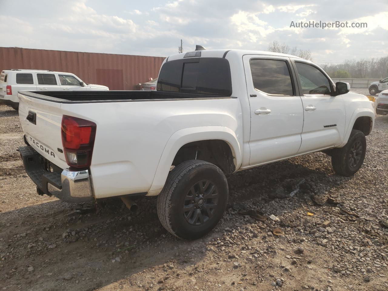 2021 Toyota Tacoma Double Cab White vin: 5TFAZ5CNXMX103065