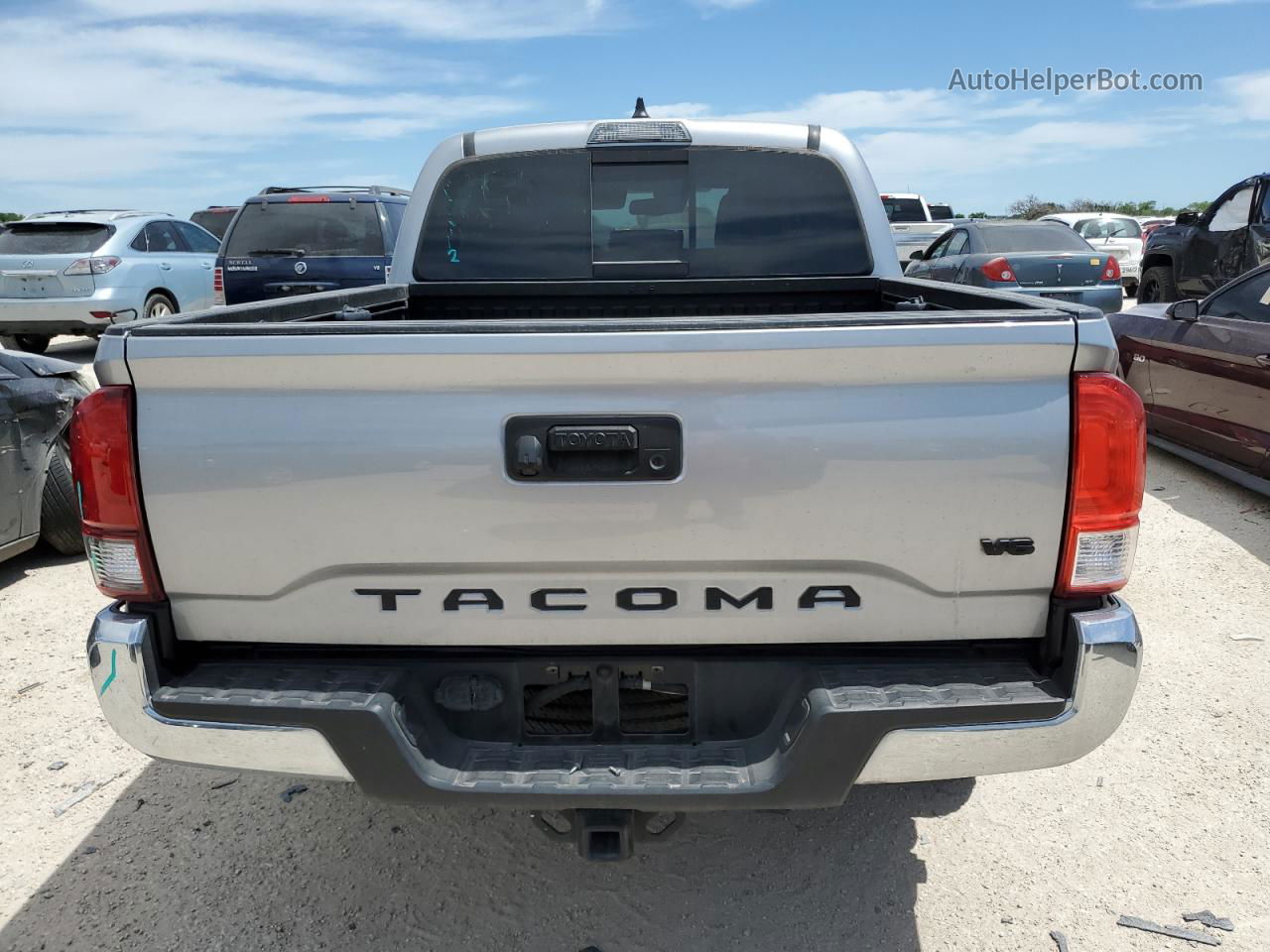 2021 Toyota Tacoma Double Cab Silver vin: 5TFAZ5CNXMX104412