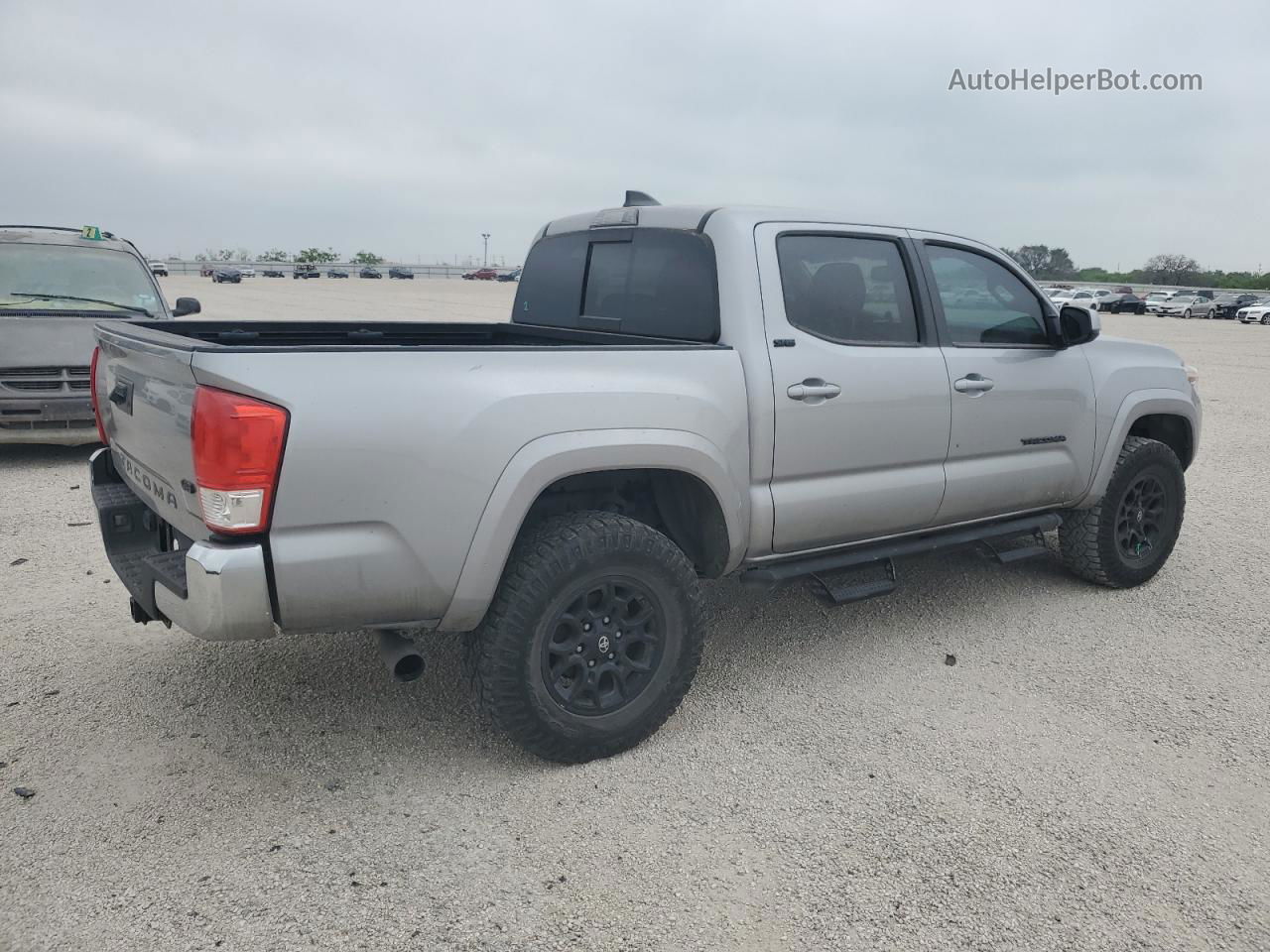 2021 Toyota Tacoma Double Cab Silver vin: 5TFAZ5CNXMX104412