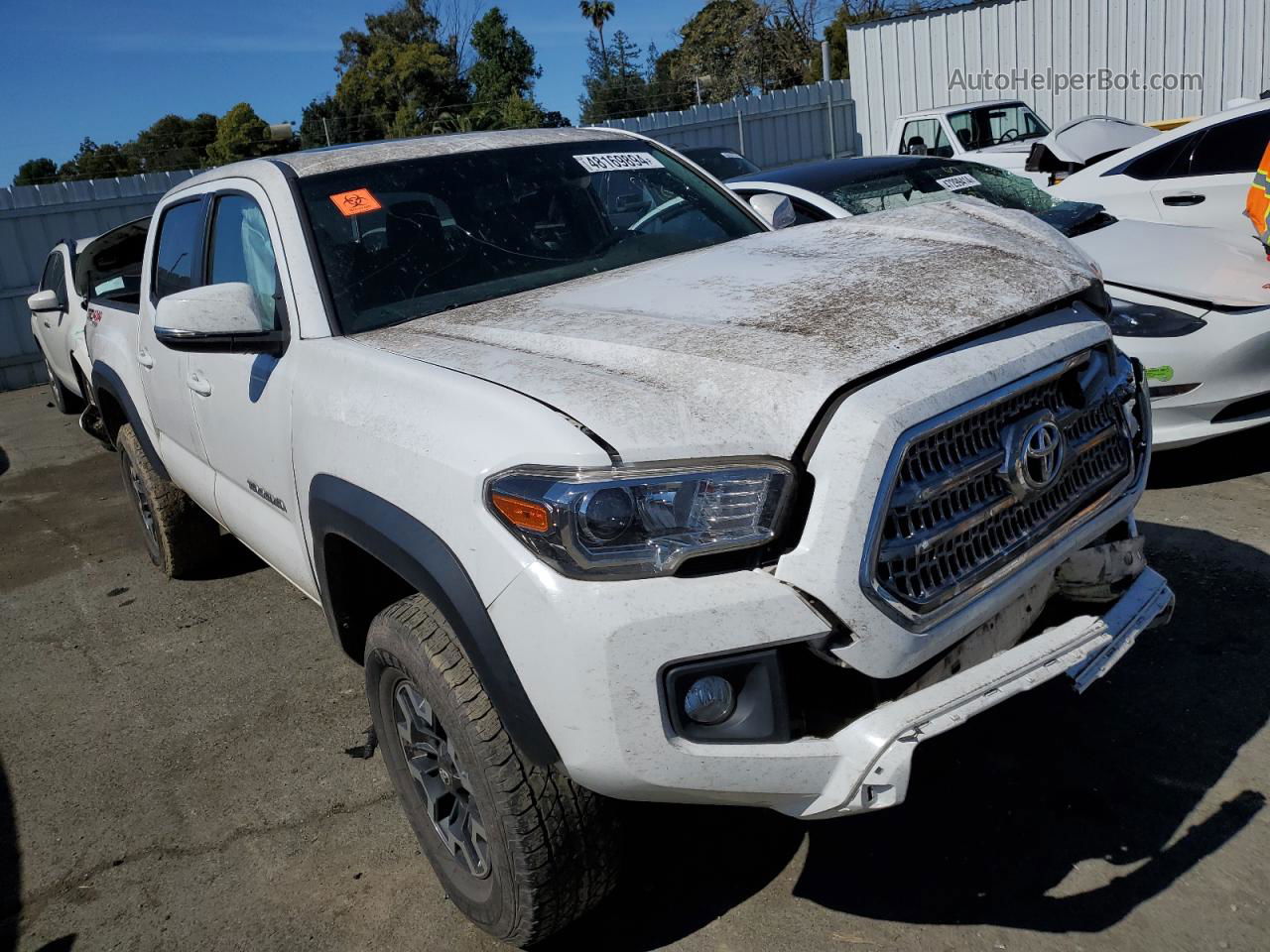 2017 Toyota Tacoma Double Cab White vin: 5TFCZ5AN1HX087694