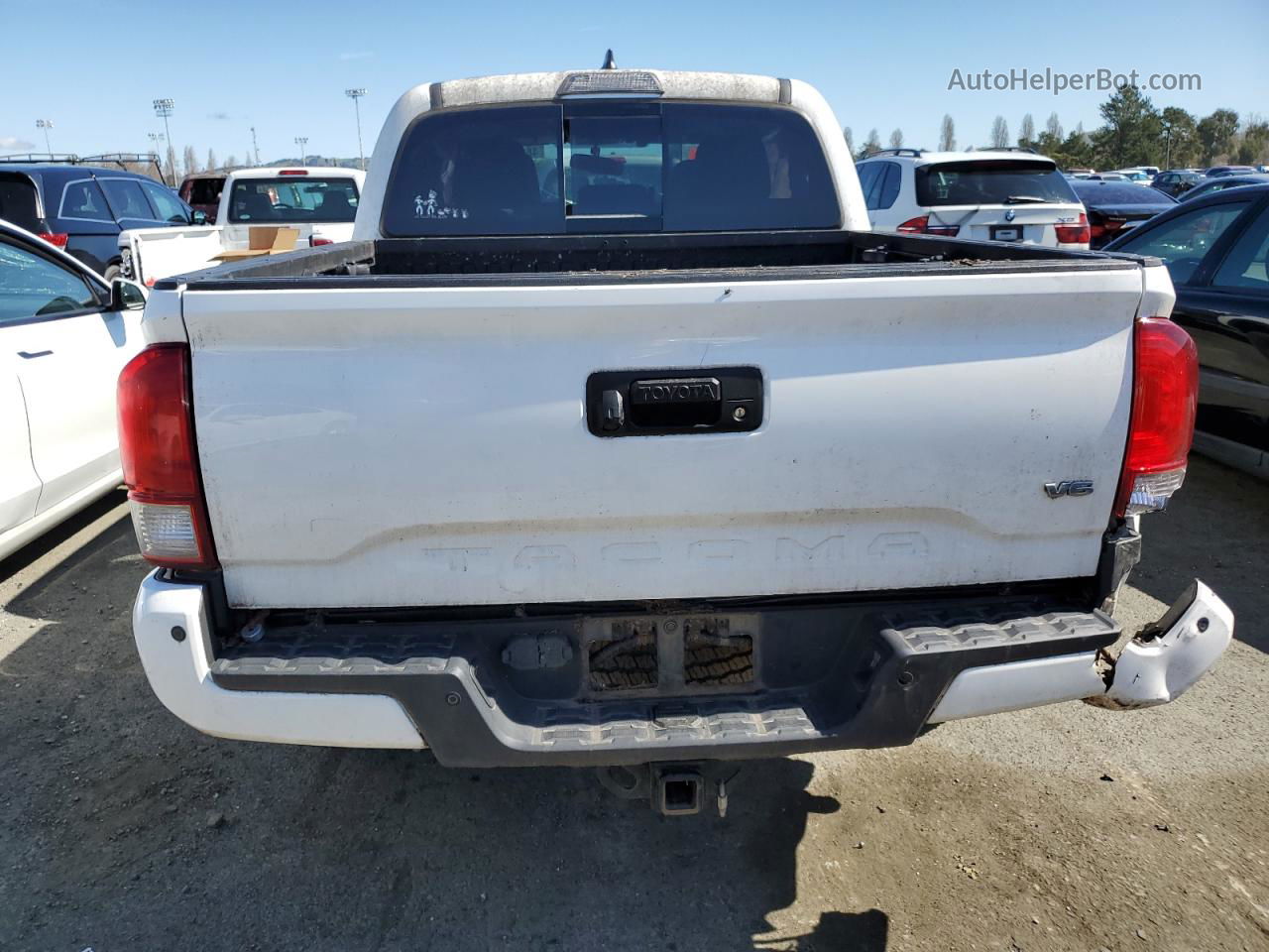 2017 Toyota Tacoma Double Cab White vin: 5TFCZ5AN1HX087694