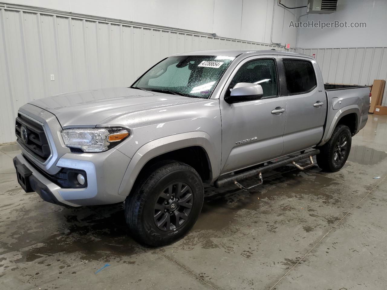 2021 Toyota Tacoma Double Cab Silver vin: 5TFCZ5AN1MX278252