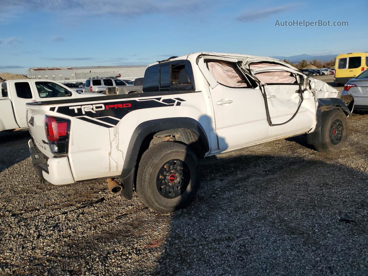 2019 Toyota Tacoma Double Cab White vin: 5TFCZ5AN2KX200267