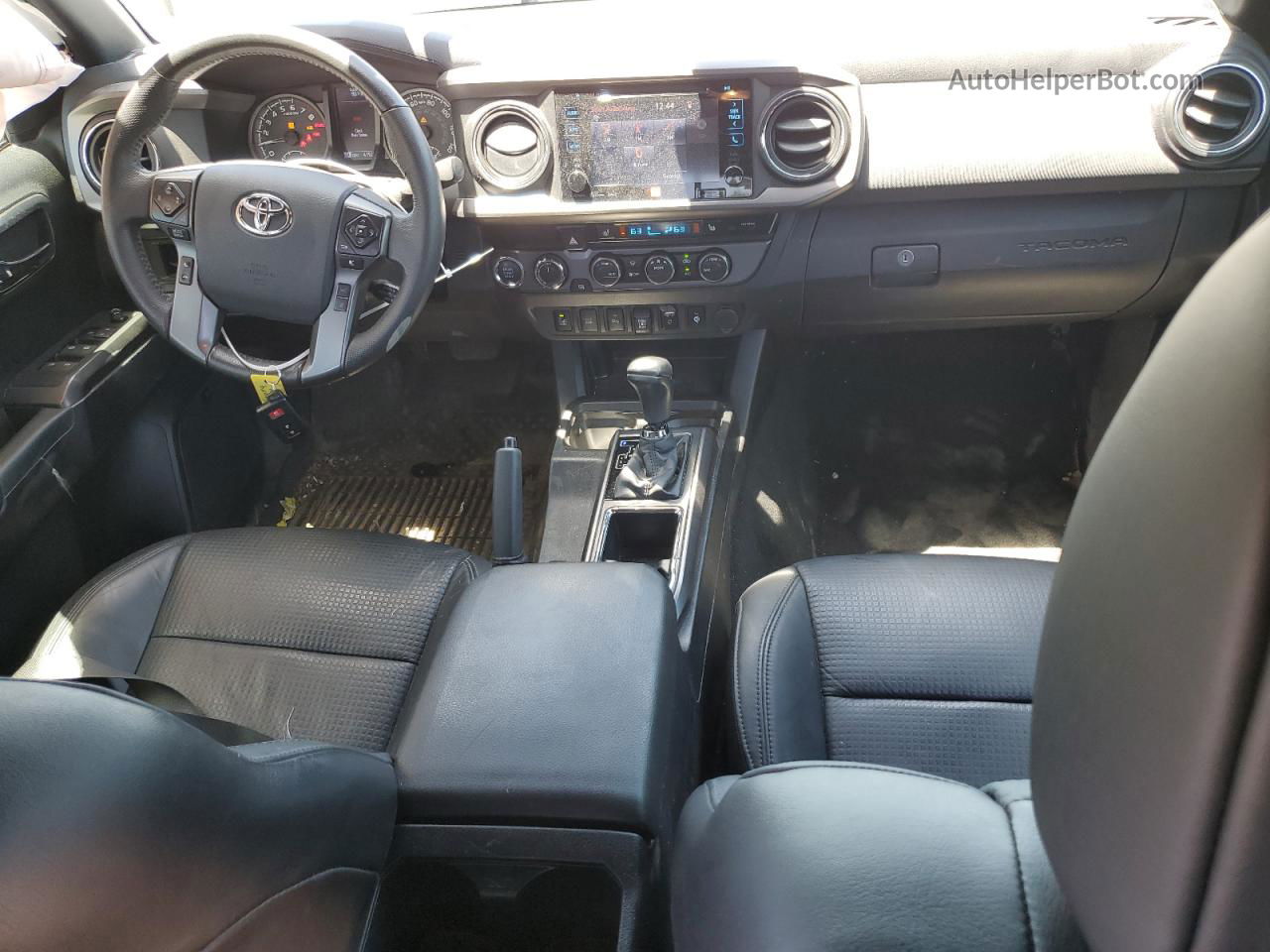 2019 Toyota Tacoma Double Cab Silver vin: 5TFCZ5AN2KX210409