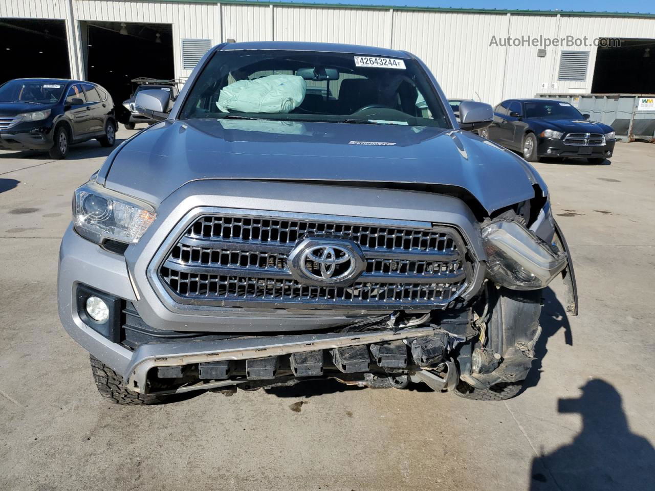 2017 Toyota Tacoma Double Cab Silver vin: 5TFCZ5AN3HX060383