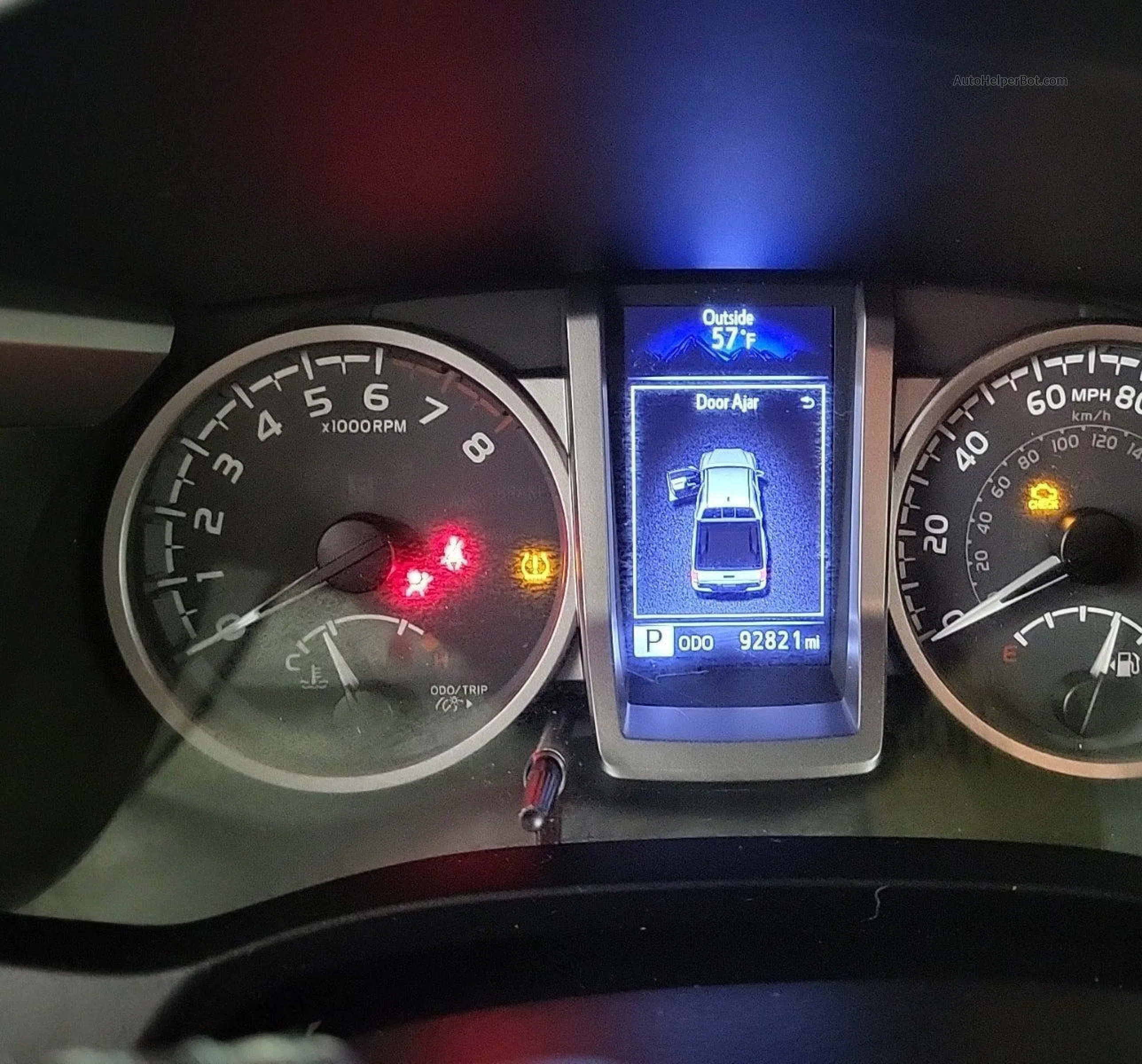 2017 Toyota Tacoma Dbl Cab/sr/trdspt/or/pro White vin: 5TFCZ5AN4HX102883