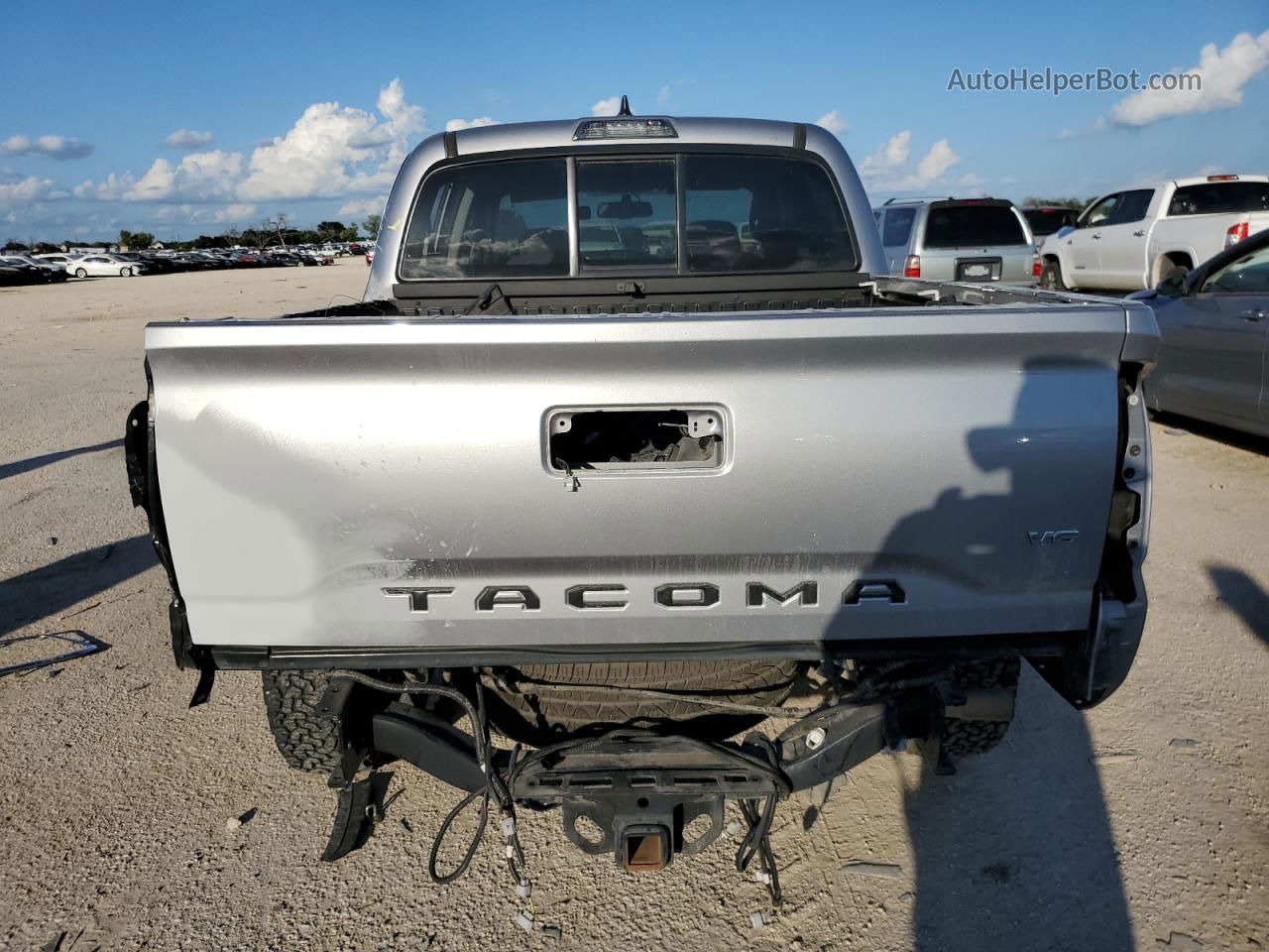 2017 Toyota Tacoma Double Cab Silver vin: 5TFCZ5AN6HX066727