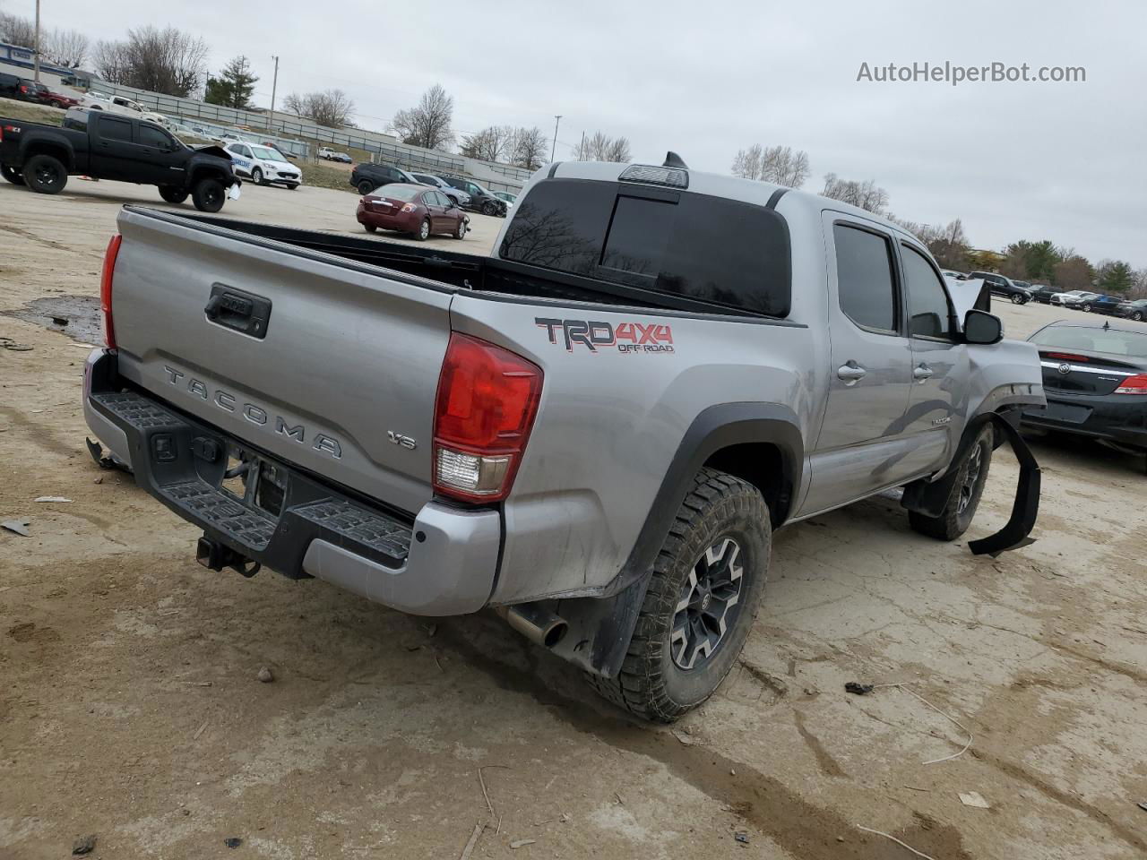 2017 Toyota Tacoma Double Cab Silver vin: 5TFCZ5AN6HX091904