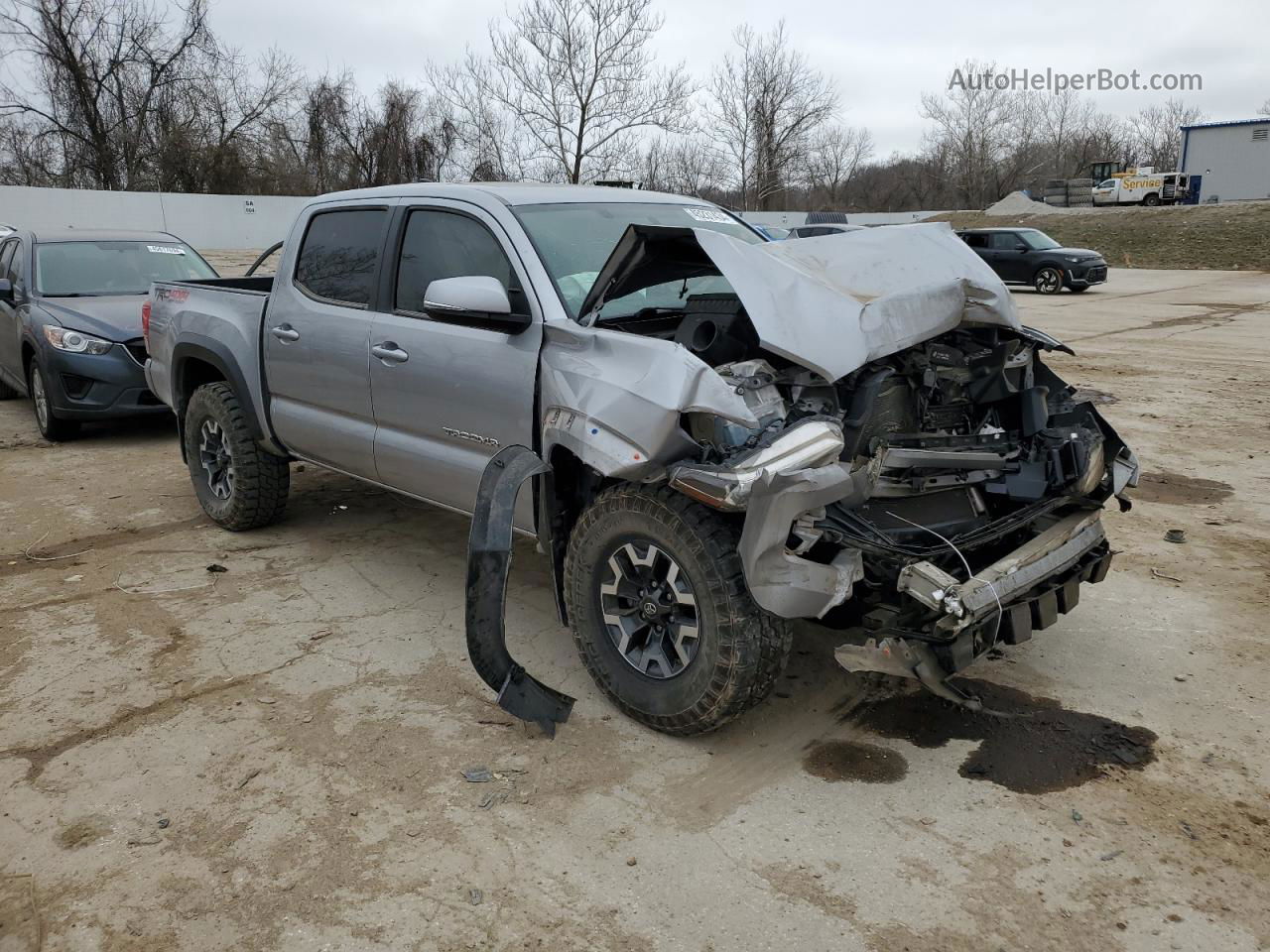 2017 Toyota Tacoma Double Cab Silver vin: 5TFCZ5AN6HX091904