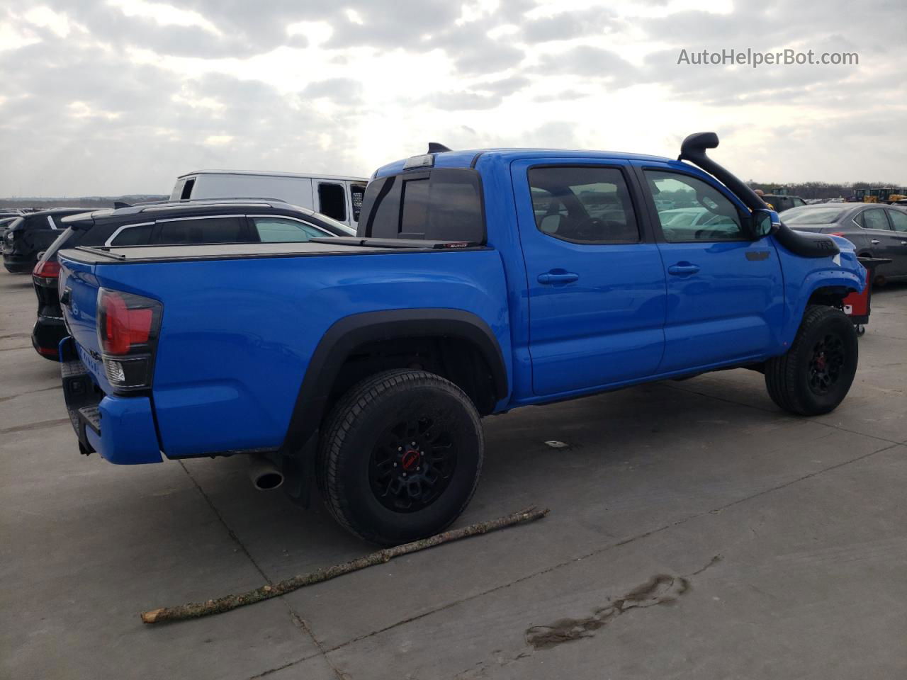 2019 Toyota Tacoma Double Cab Blue vin: 5TFCZ5AN6KX179651