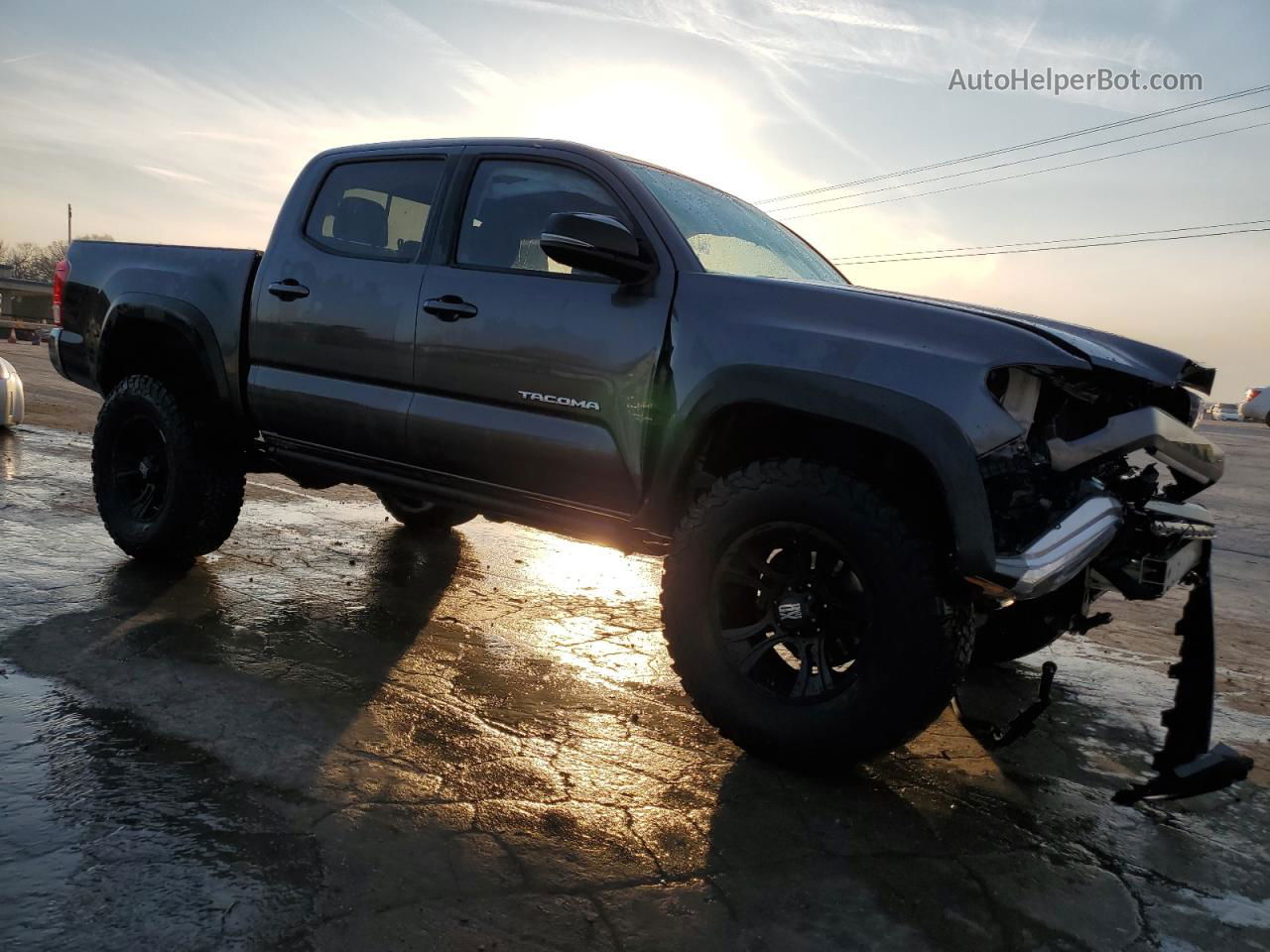 2017 Toyota Tacoma Double Cab Gray vin: 5TFCZ5AN7HX047121