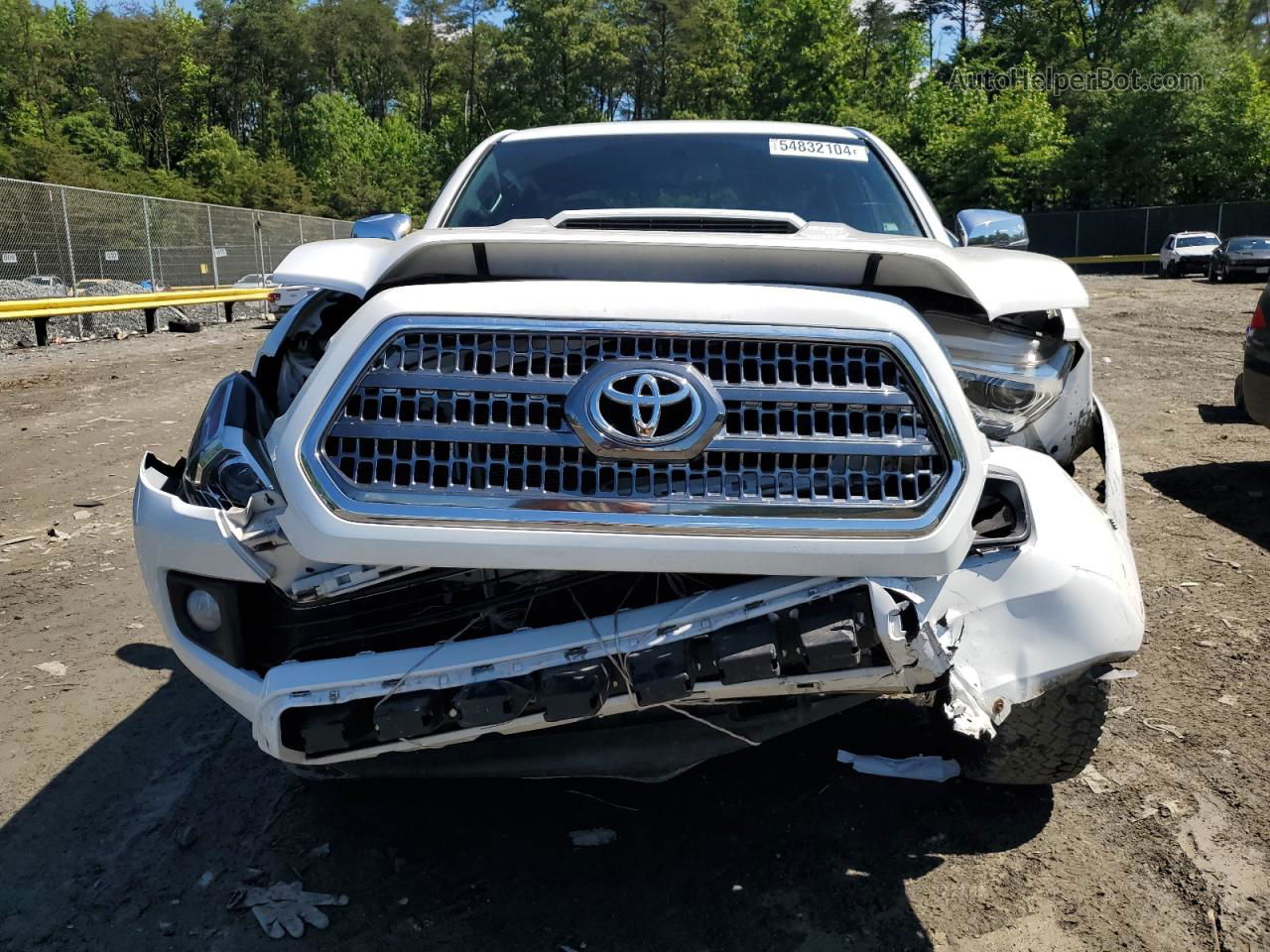 2017 Toyota Tacoma Double Cab White vin: 5TFCZ5AN8HX112882