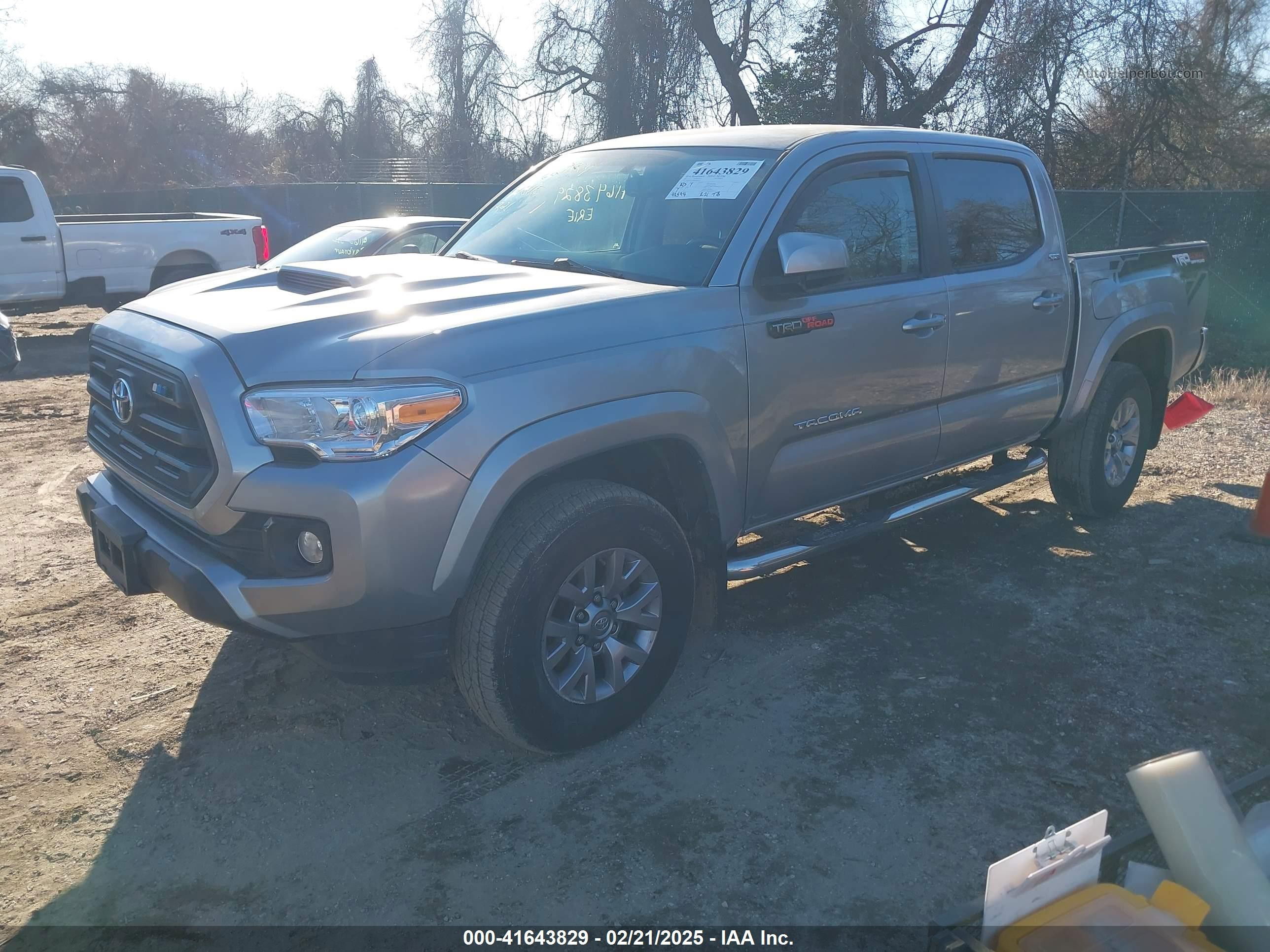 2017 Toyota Tacoma Sr5 V6 Silver vin: 5TFCZ5AN9HX062154