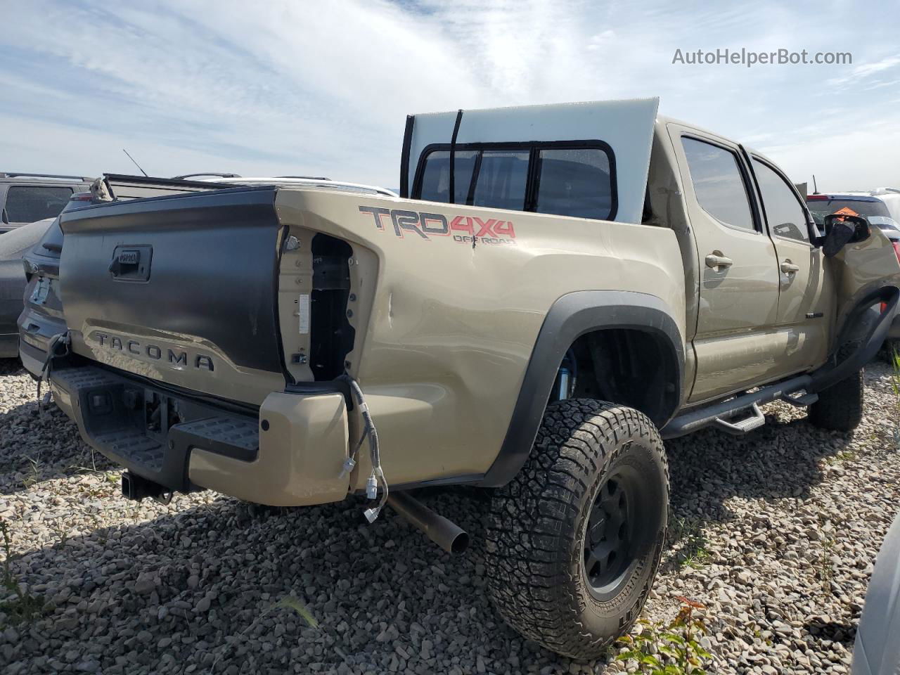 2017 Toyota Tacoma Double Cab Tan vin: 5TFCZ5ANXHX084759