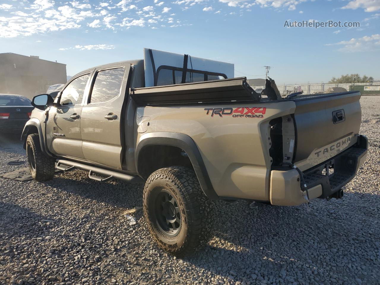 2017 Toyota Tacoma Double Cab Tan vin: 5TFCZ5ANXHX084759