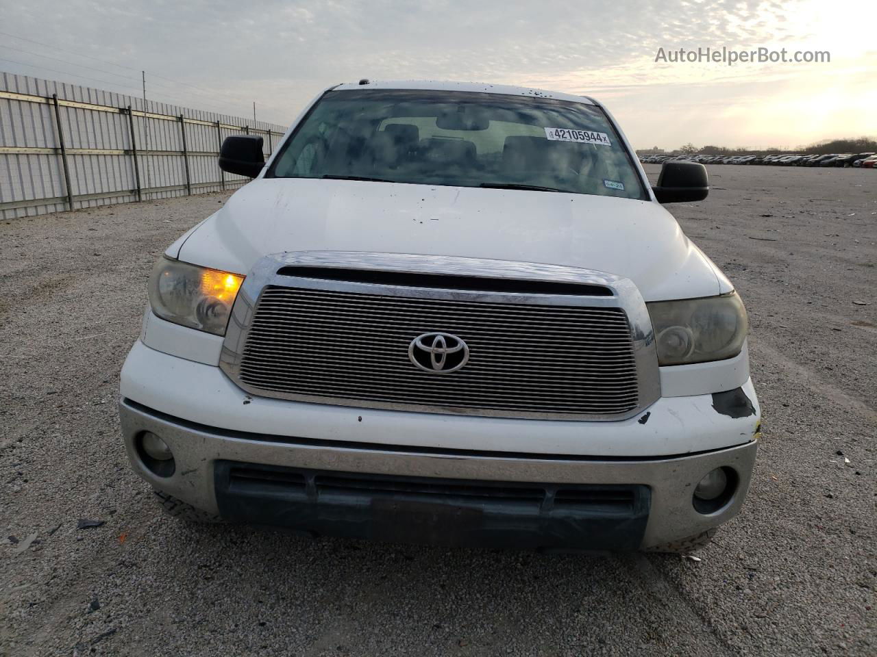 2012 Toyota Tundra Crewmax Sr5 White vin: 5TFEM5F18CX045111