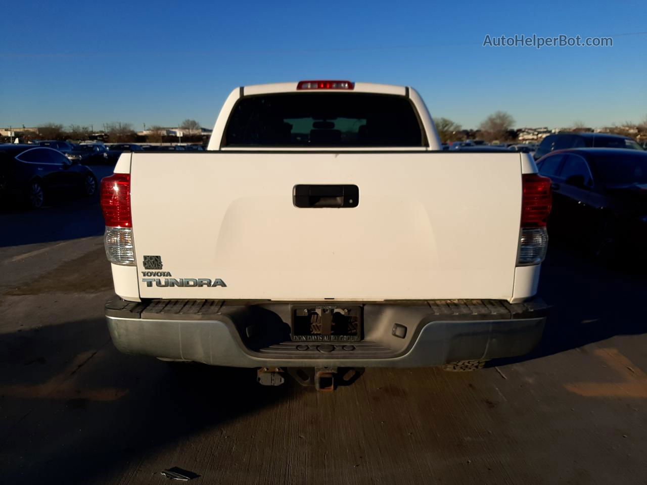 2012 Toyota Tundra Crewmax Sr5 Белый vin: 5TFEM5F1XCX040959