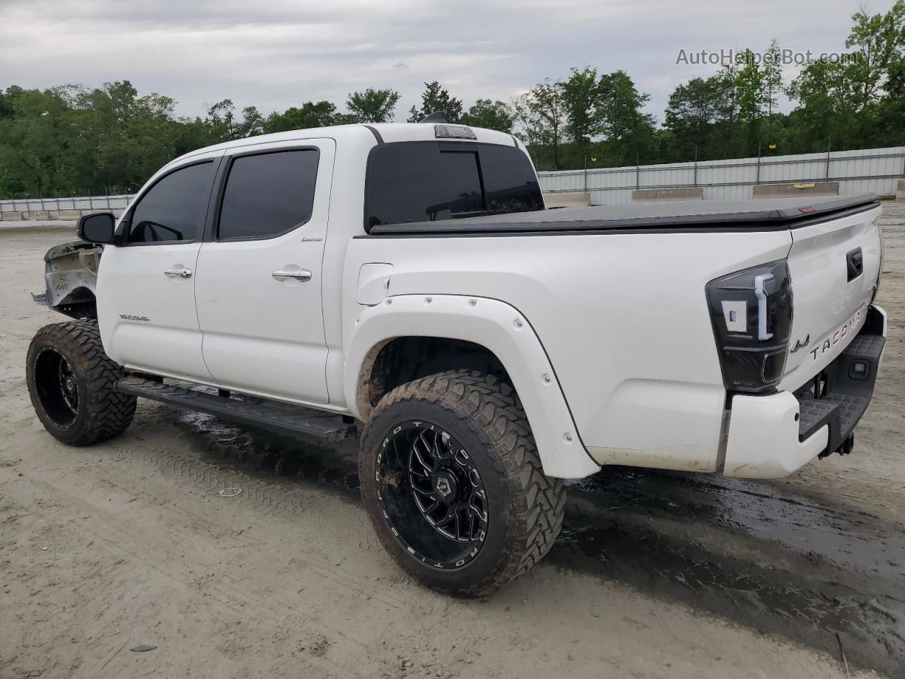 2017 Toyota Tacoma Double Cab White vin: 5TFGZ5AN9HX097410