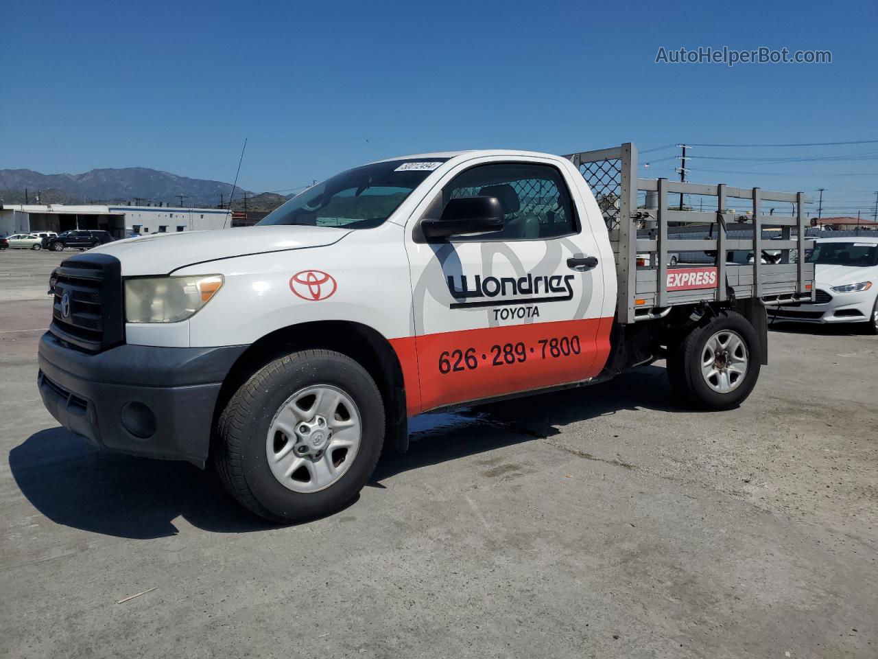 2012 Toyota Tundra  White vin: 5TFLU5F1XCX028267