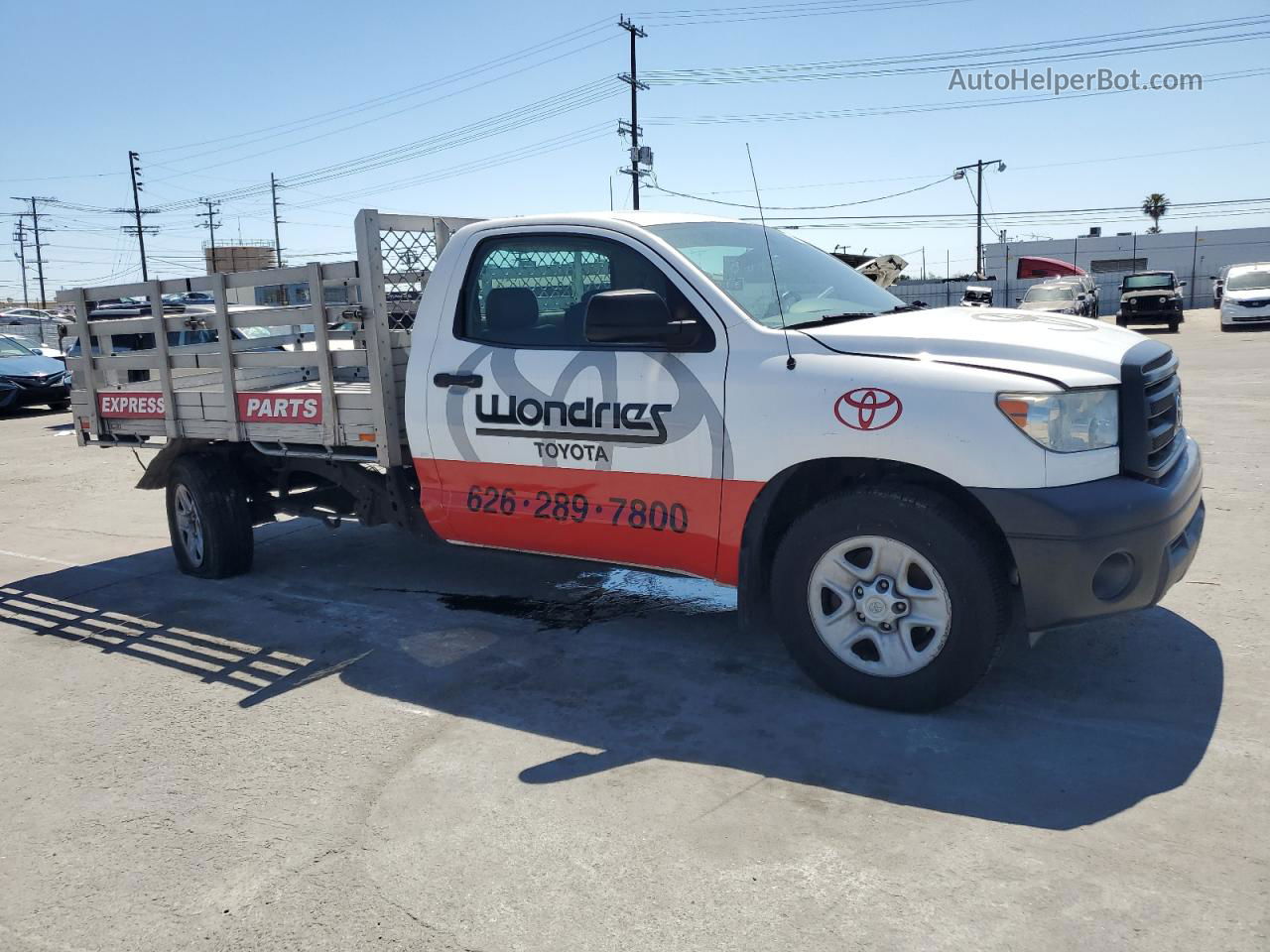 2012 Toyota Tundra  White vin: 5TFLU5F1XCX028267